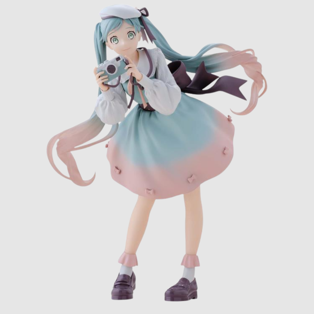 Vocaloid Holiday Memories Hatsune Miku Camera Figure Banpresto