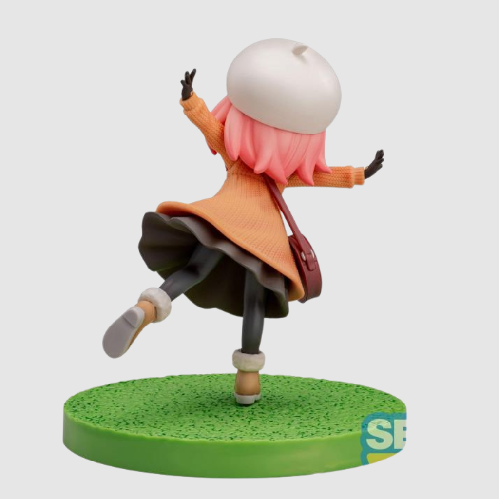 Spy x Family Luminasta Anya Forger Family Ooting Ver.2 Figure SEGA