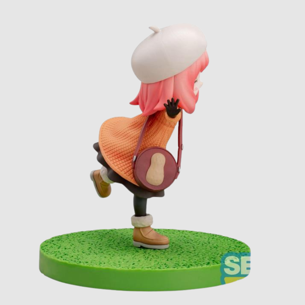 Spy x Family Luminasta Anya Forger Family Ooting Ver.2 Figure SEGA